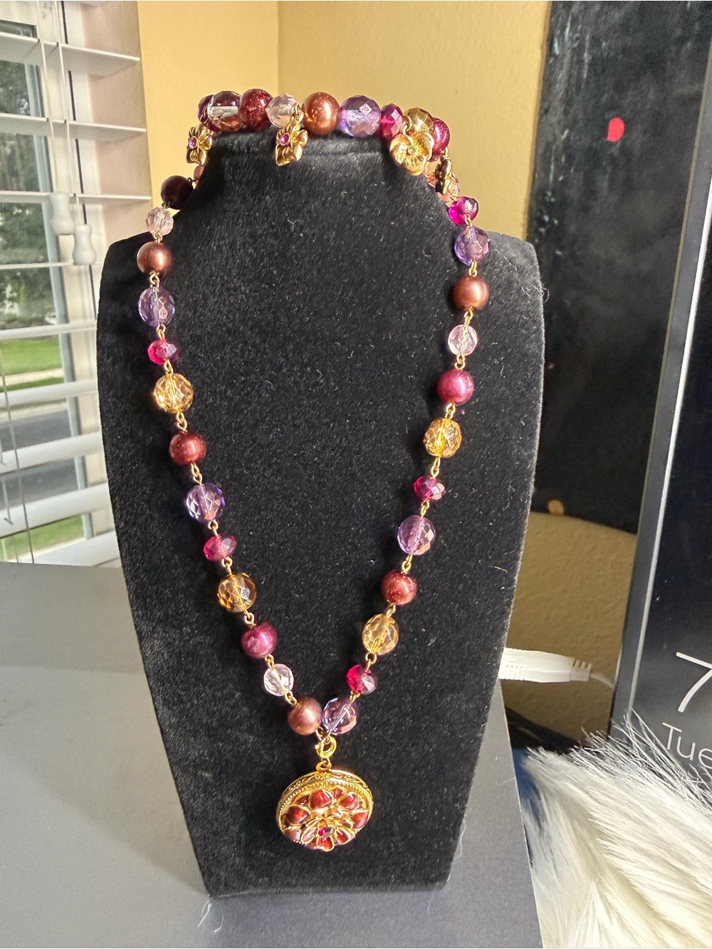 VTG Joan Rivers Victorian Language Flowers-Purple & Pink Beaded Pendant, Braclet